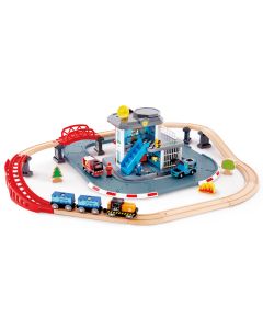 Jucarie din lemn - Set tren si servicii de urgenta (55 piese)